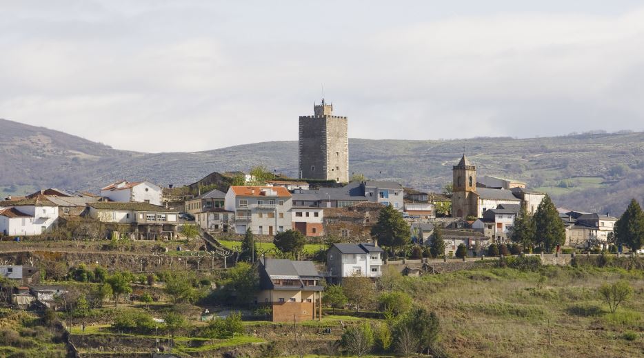 Viana do Bolo Tower